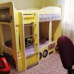 Двухъярусная кровать в интерьере детской спальни
