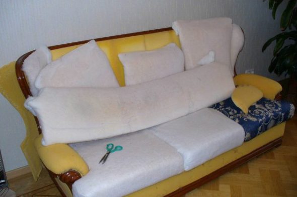 Как перетянуть диван своими руками пошагово