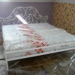 Кованые кровати в современном интерьере
